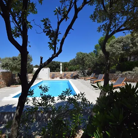 Holiday Home Mandre Near Zrce Beach, Cleaning Included