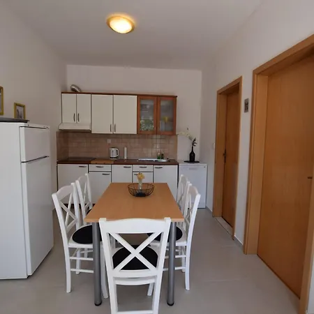 Holiday Home Mandre Near Zrce Beach, Cleaning Included Mandre