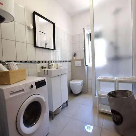 Holiday Home Mandre Near Zrce Beach, Cleaning Included