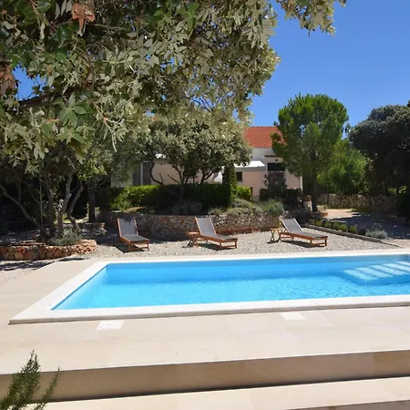 בית נופש Holiday Home Mandre Near Zrce Beach, Cleaning Included מאנדרה