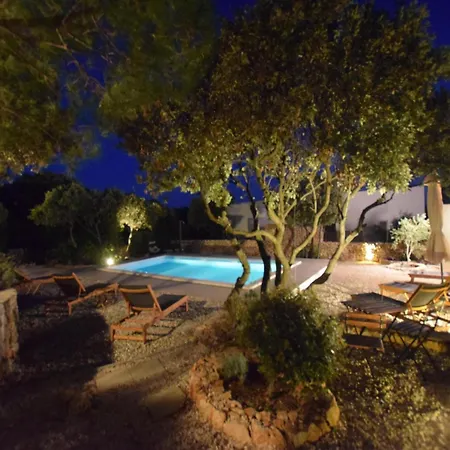 Holiday Home Mandre Near Zrce Beach, Cleaning Included Holiday home *