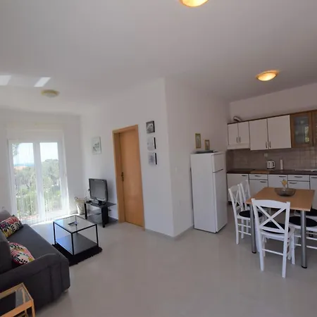 Holiday Home Mandre Near Zrce Beach, Cleaning Included Semesterbostad