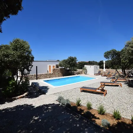 Holiday Home Mandre Near Zrce Beach, Cleaning Included