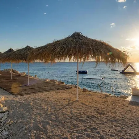 Σπίτι διακοπών Holiday Home Mandre Near Zrce Beach, Cleaning Included